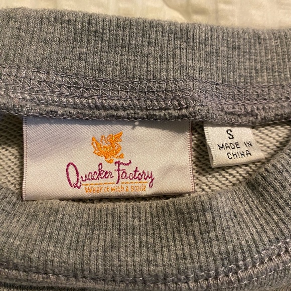 Quacker Factory “Why I ❤️ My Dog” Graphic 3D Shirt; Gray; Size: Small - Picture 11 of 12